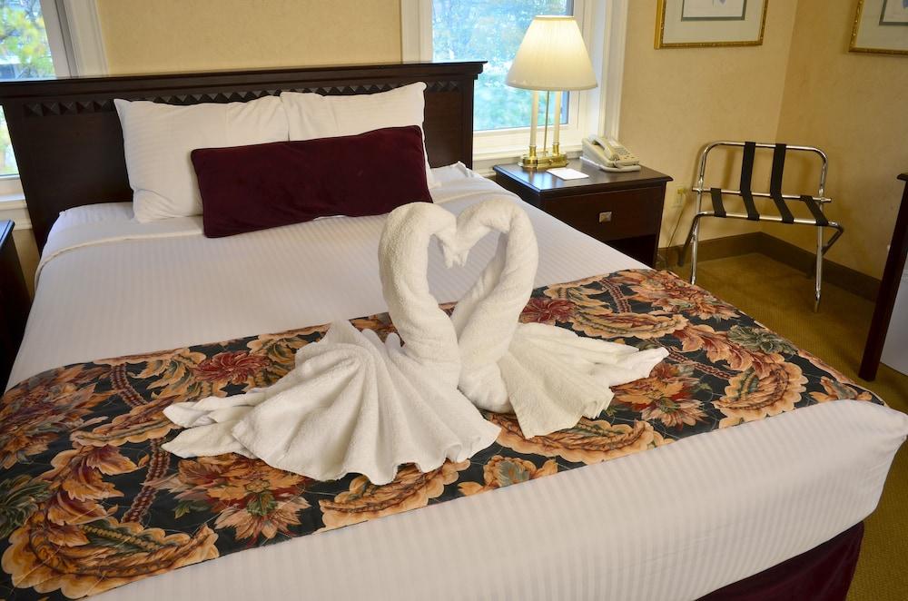 Skaneateles Suites And Boutique Hotel