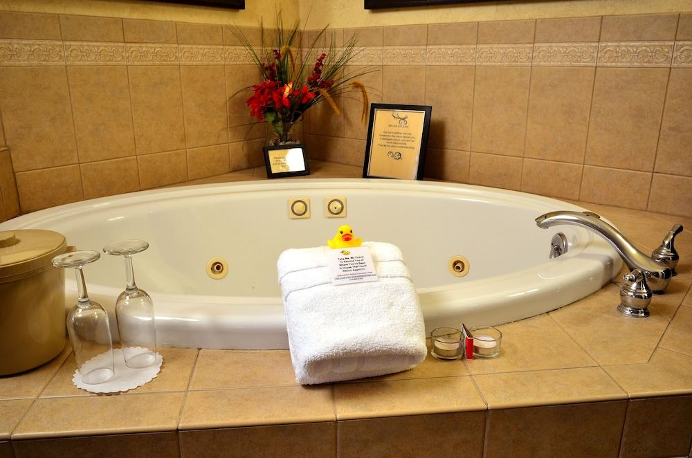 Skaneateles Suites And Boutique Hotel