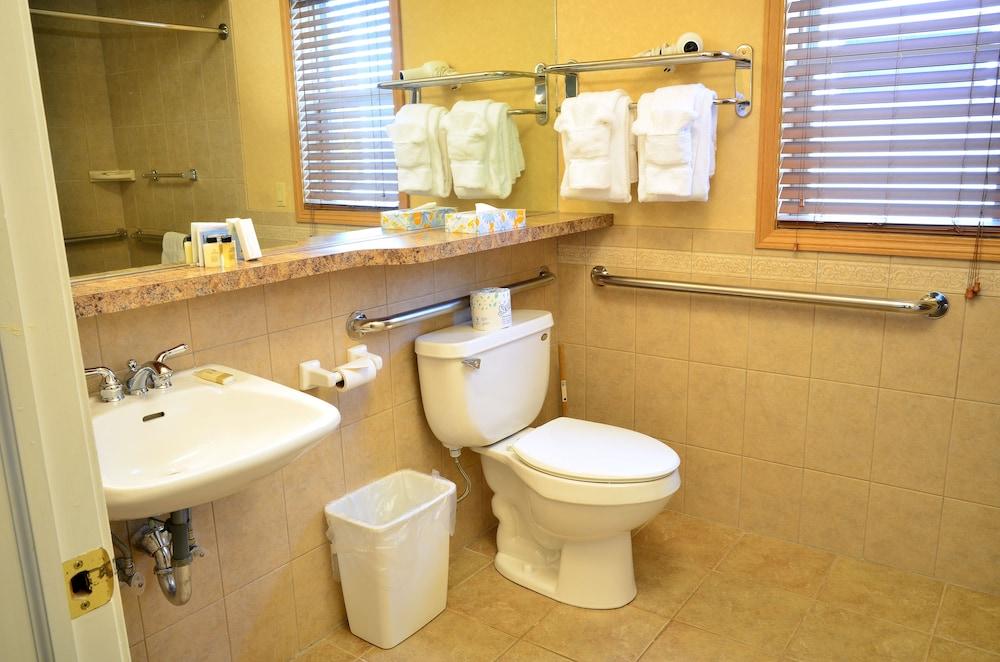 Skaneateles Suites And Boutique Hotel
