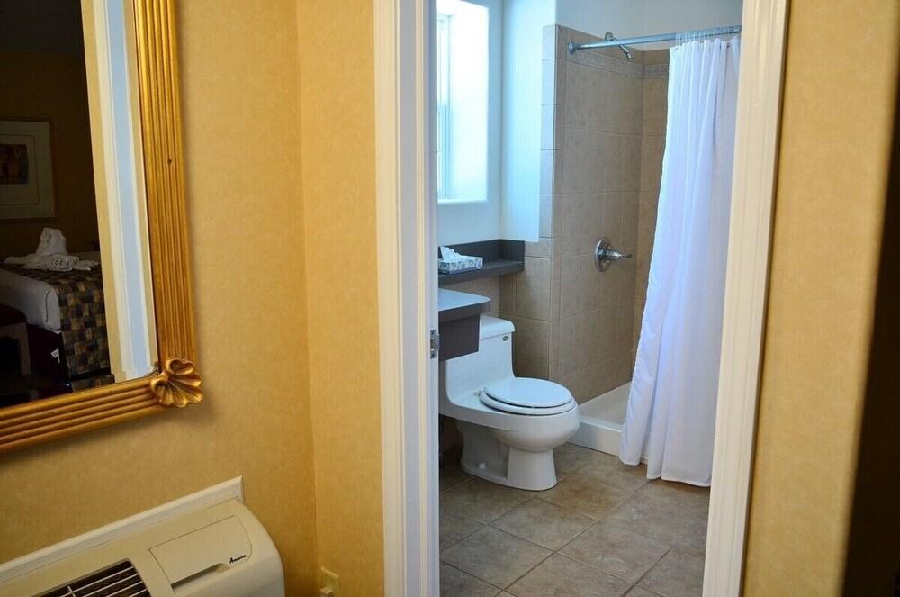 Skaneateles Suites And Boutique Hotel