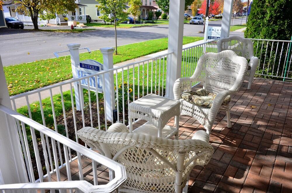 Skaneateles Suites And Boutique Hotel