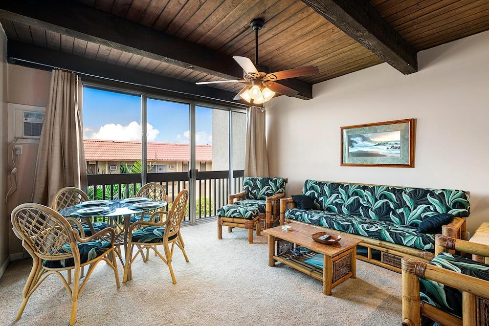 Kona Mansion