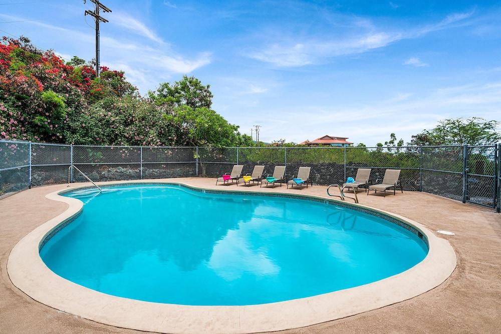 Kona Mansion