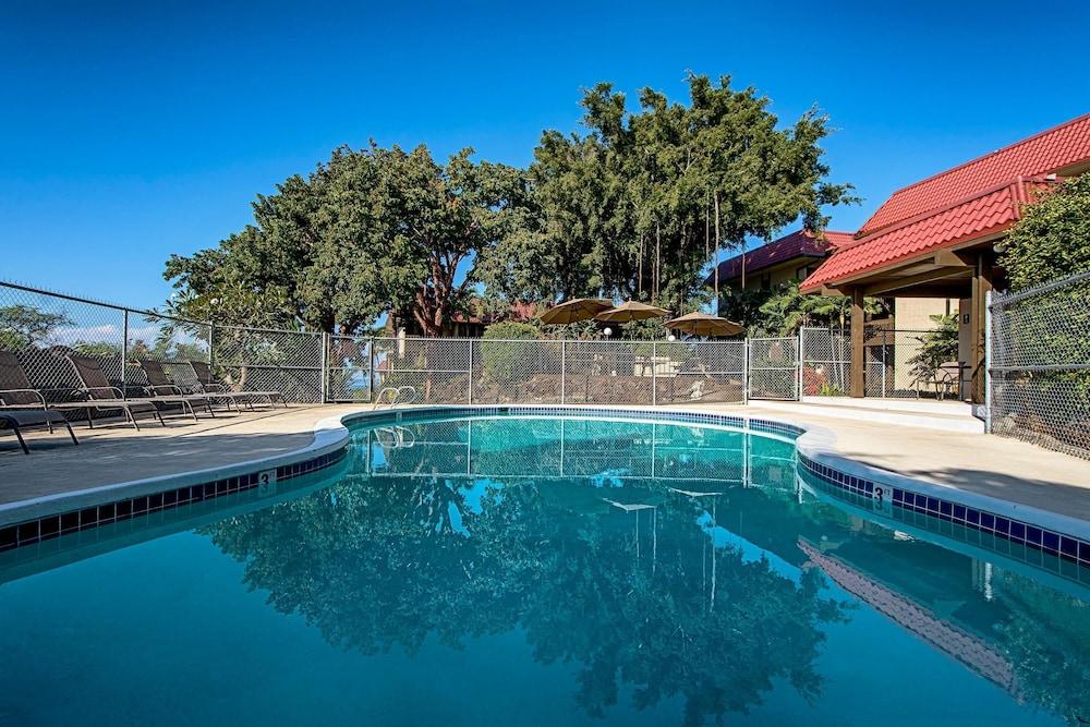 Kona Mansion