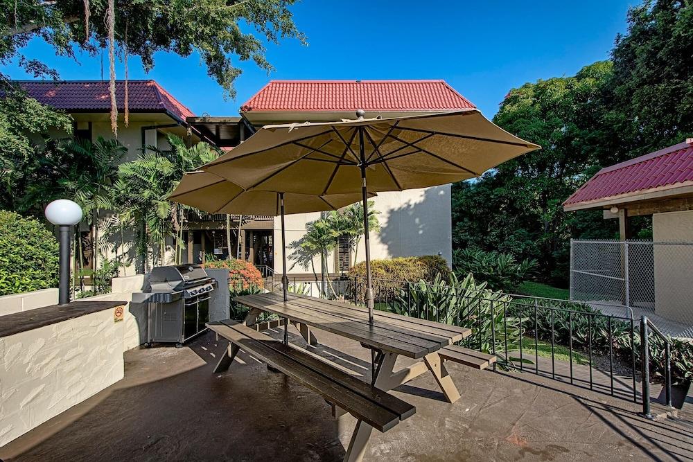 Kona Mansion