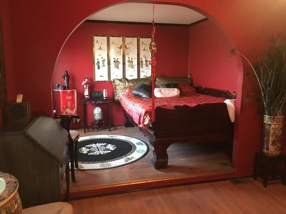 Shady Lady Bed & Breakfast