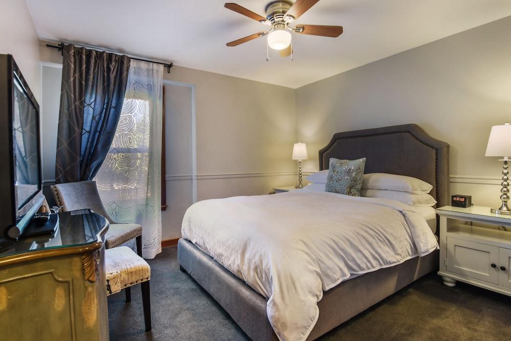 Wild Iris Inn