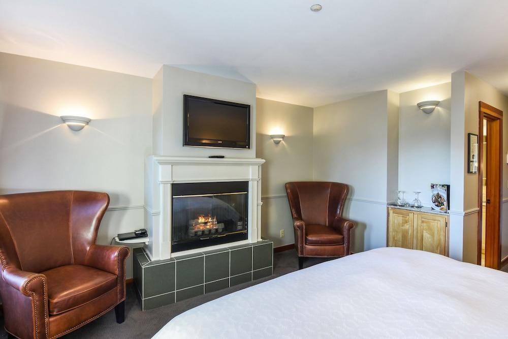 Wild Iris Inn