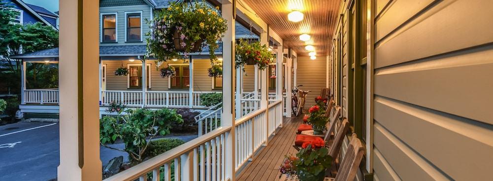 Wild Iris Inn