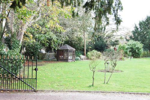 Sheephouse Manor