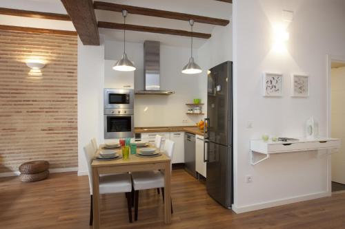 Singular Apartments Station
