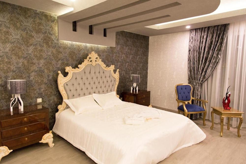 Carmine Hotel