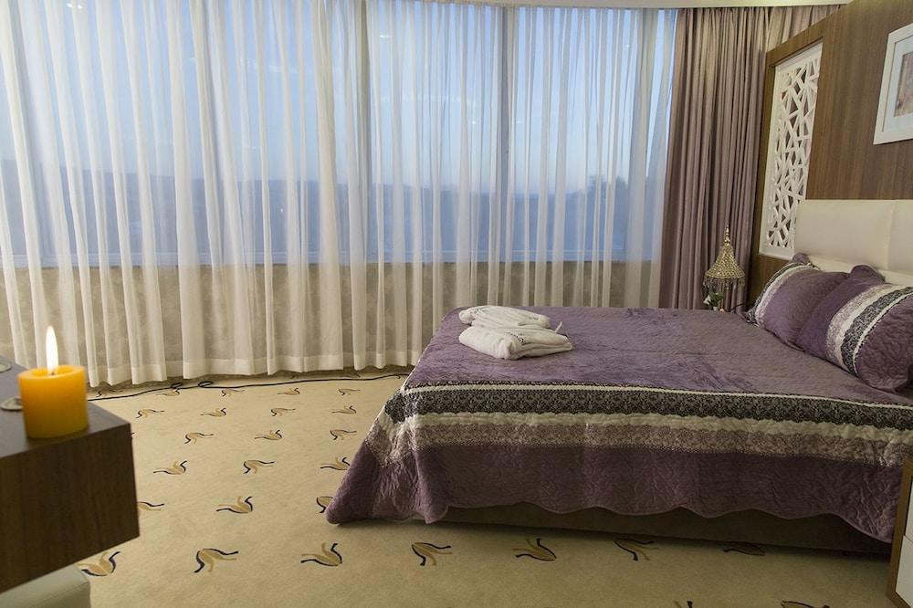 Carmine Hotel
