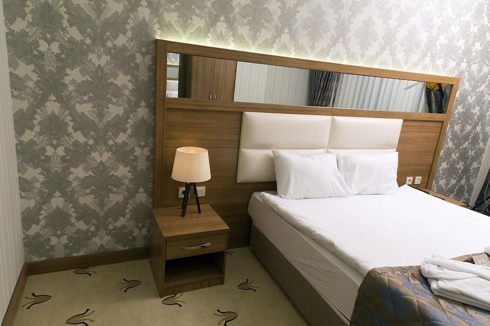 Carmine Hotel