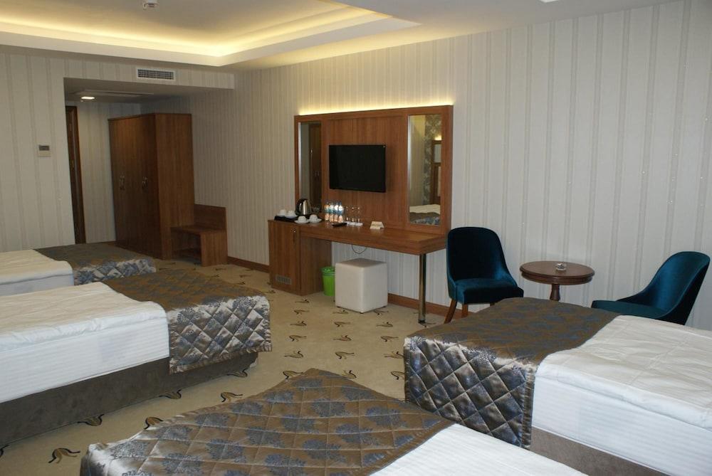 Carmine Hotel