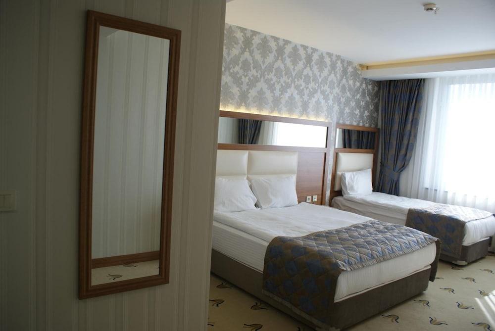 Carmine Hotel