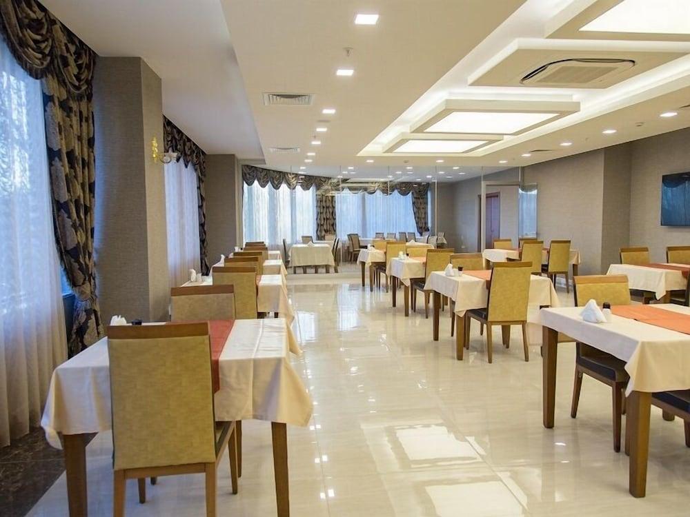 Carmine Hotel