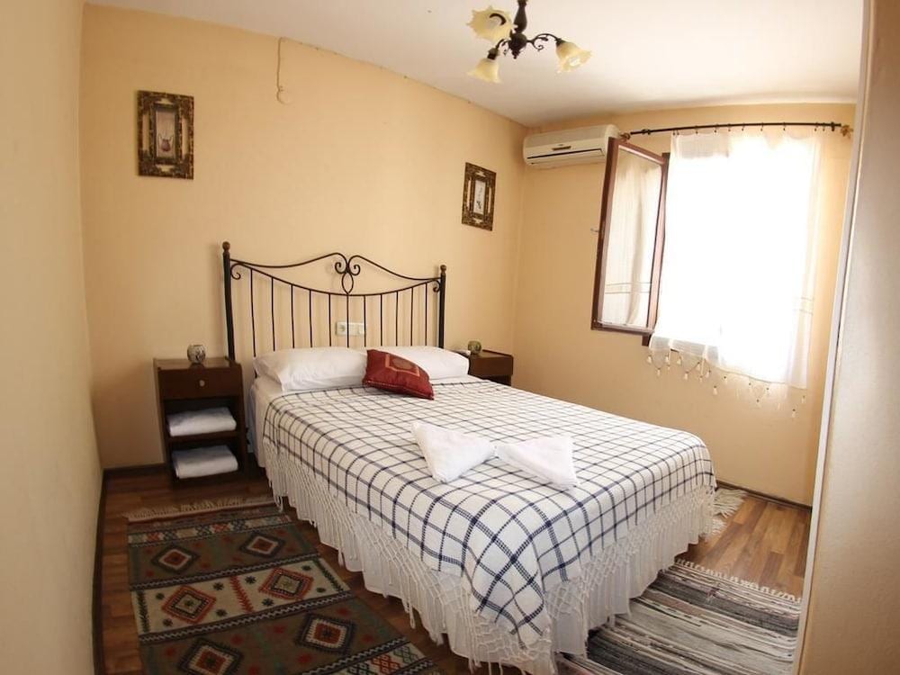 Tuncay Pension