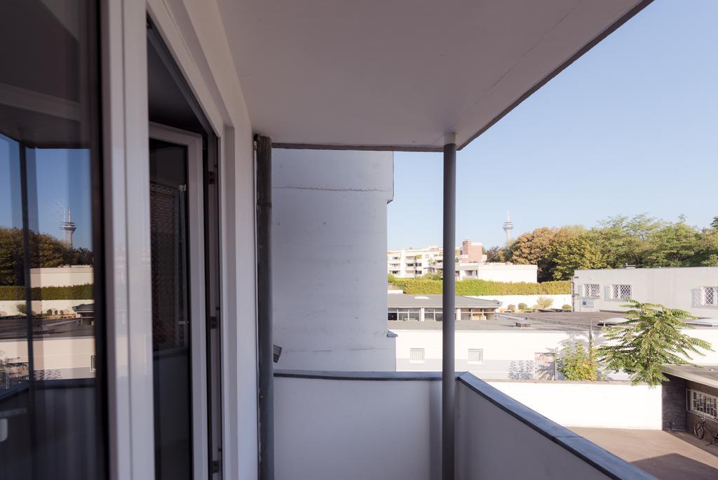 Deluxe Downtown Apartment