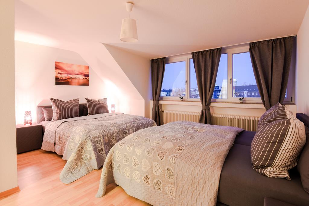 Deluxe Downtown Apartment