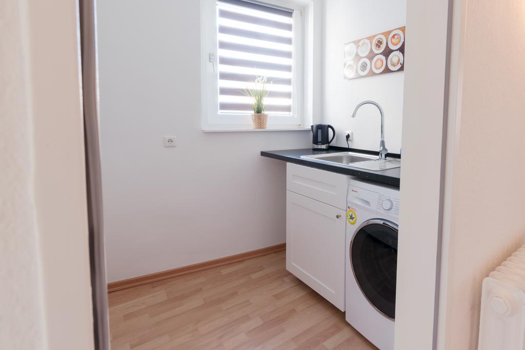 Deluxe Downtown Apartment