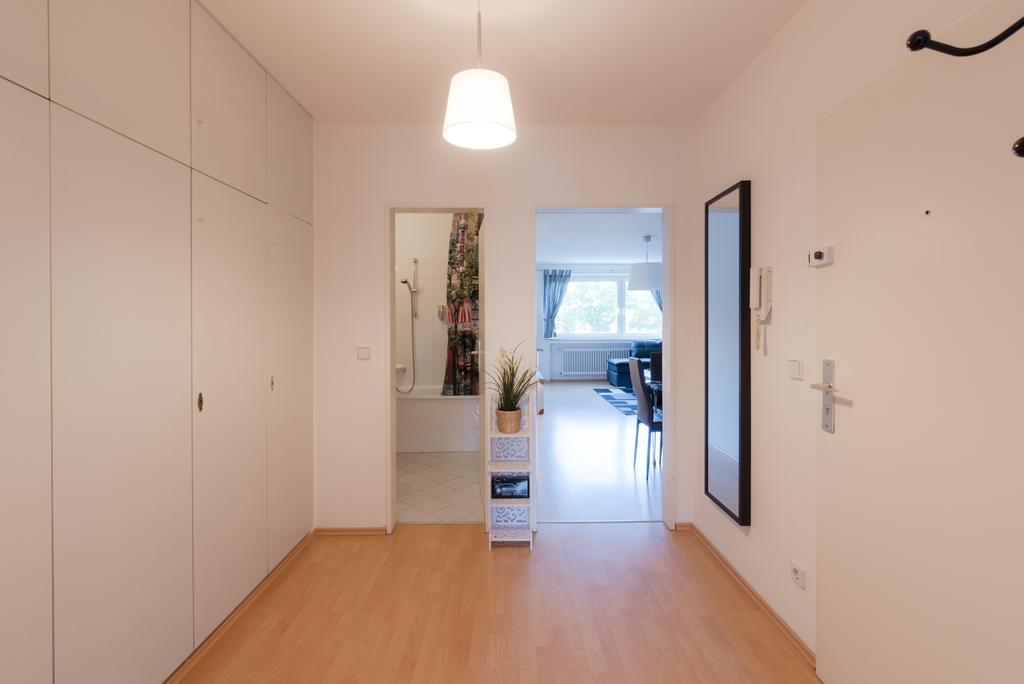 Deluxe Downtown Apartment