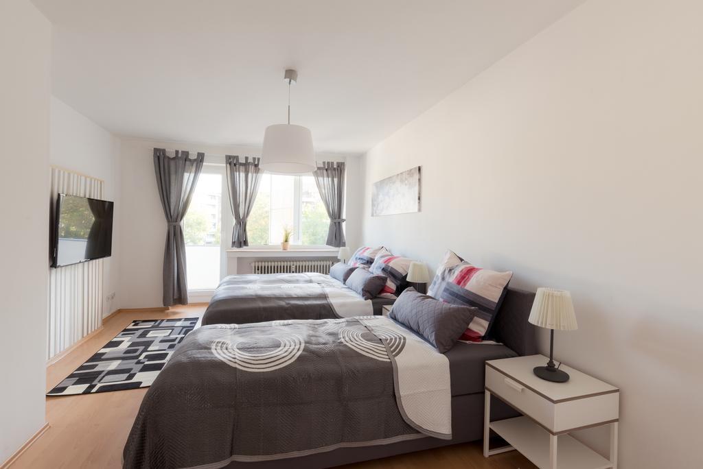 Deluxe Downtown Apartment