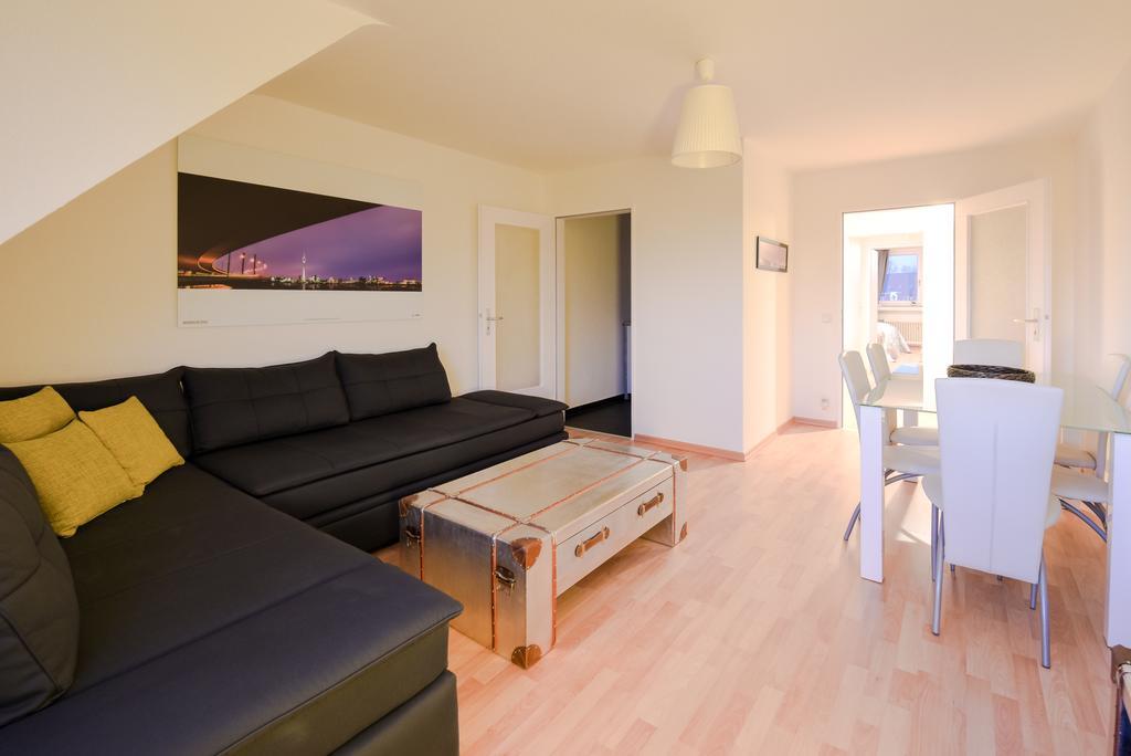 Deluxe Downtown Apartment