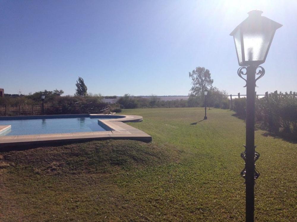 Brisas Del Lago Apart And Hotel