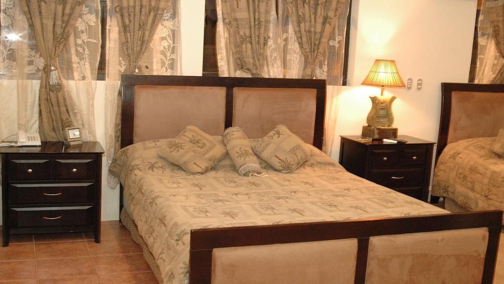 Hotel Oasis Bluefields