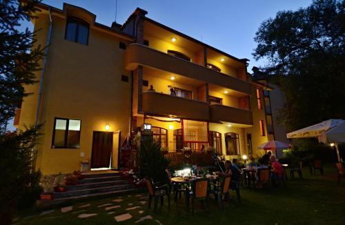 Family Hotel Iv
