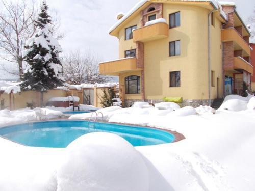 Family Hotel Iv