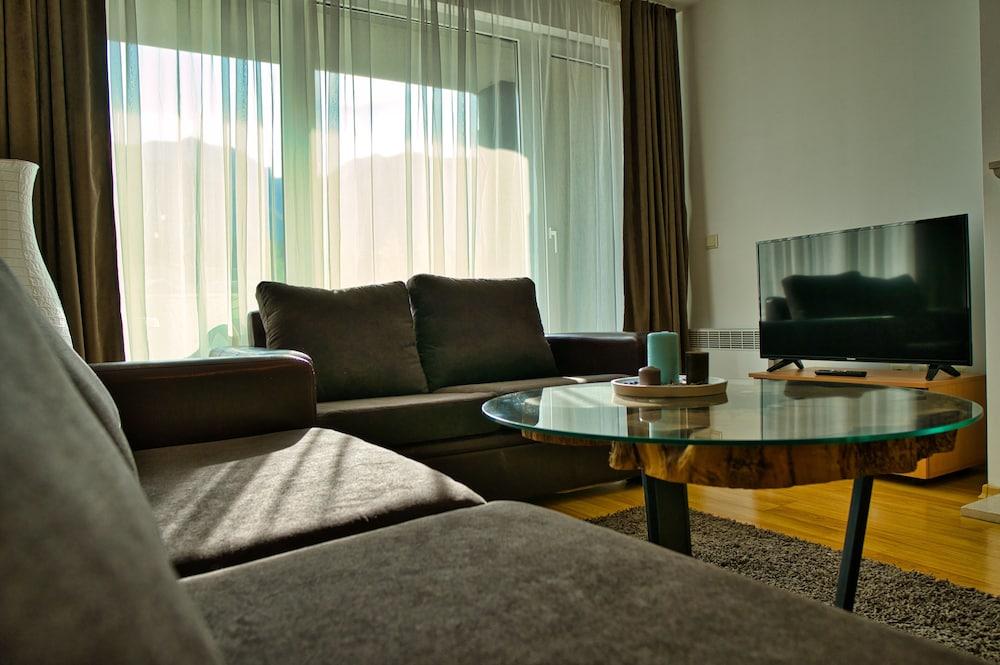 Pirin Residence