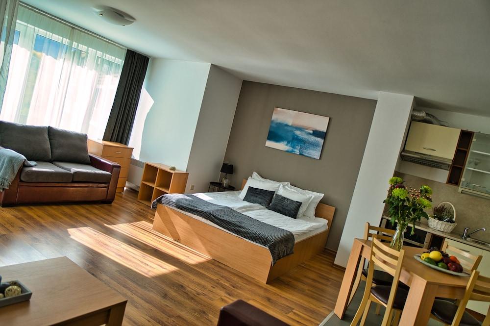 Pirin Residence