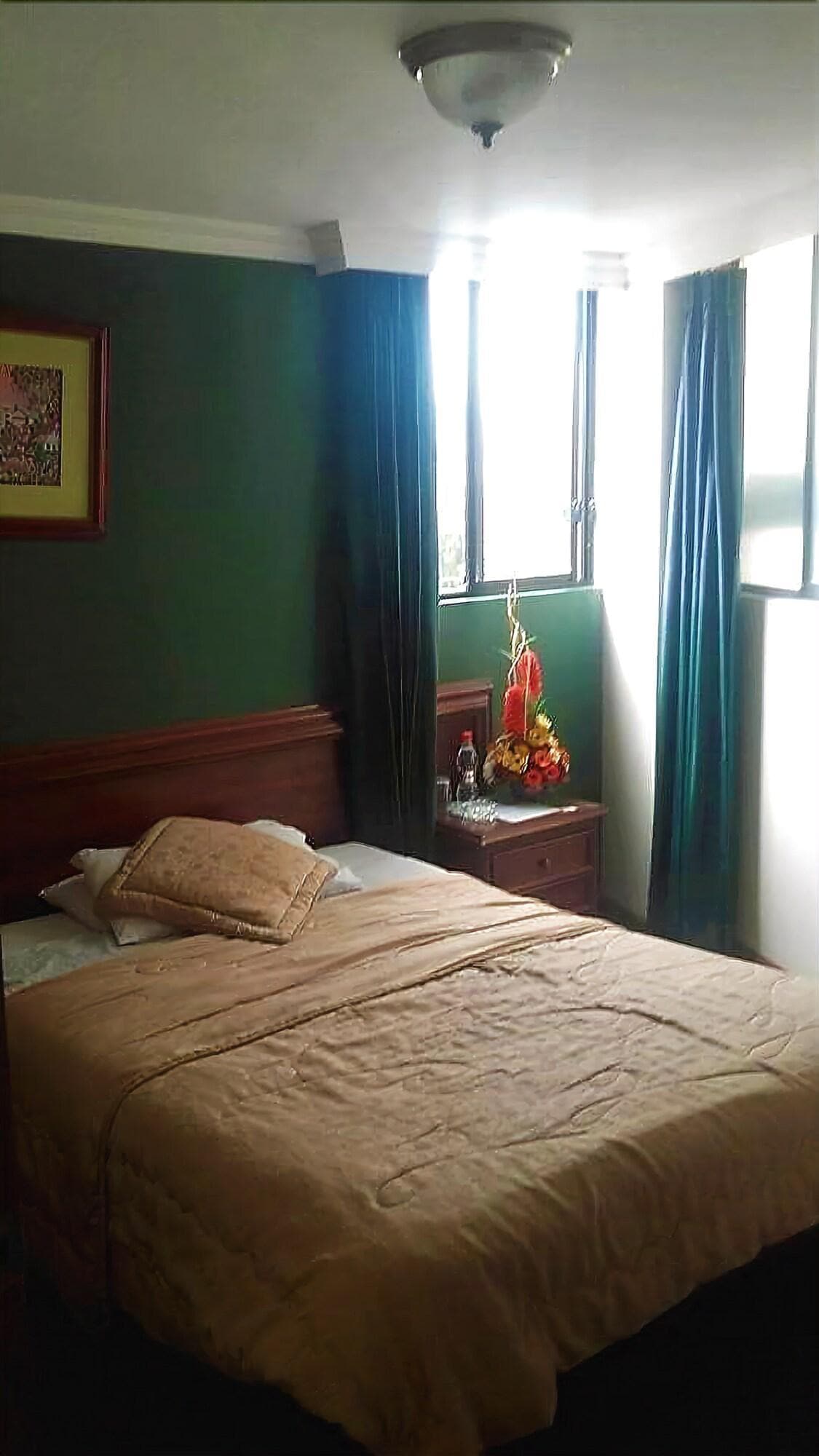 Colony Inn Hotel