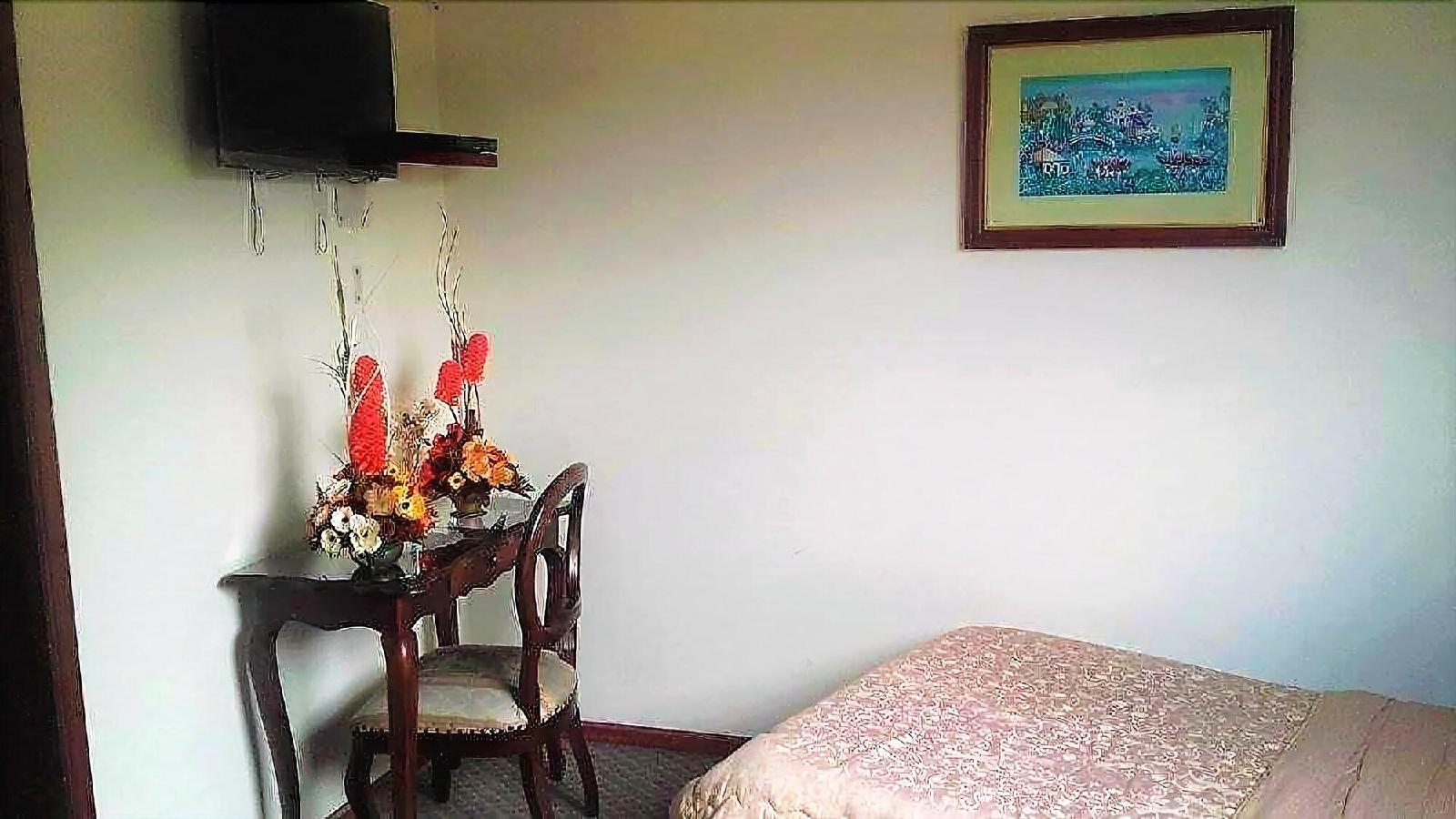 Colony Inn Hotel