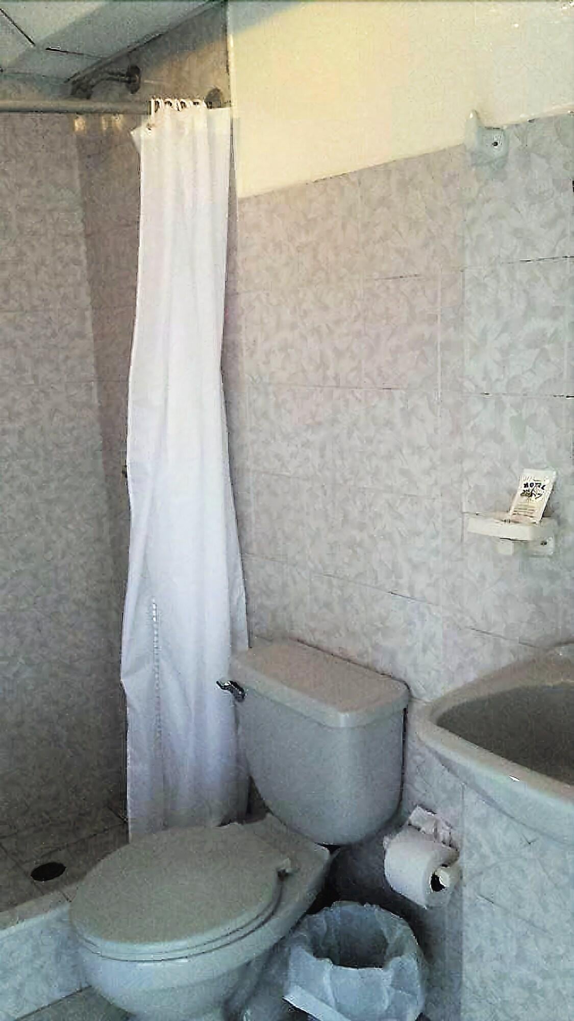 Colony Inn Hotel