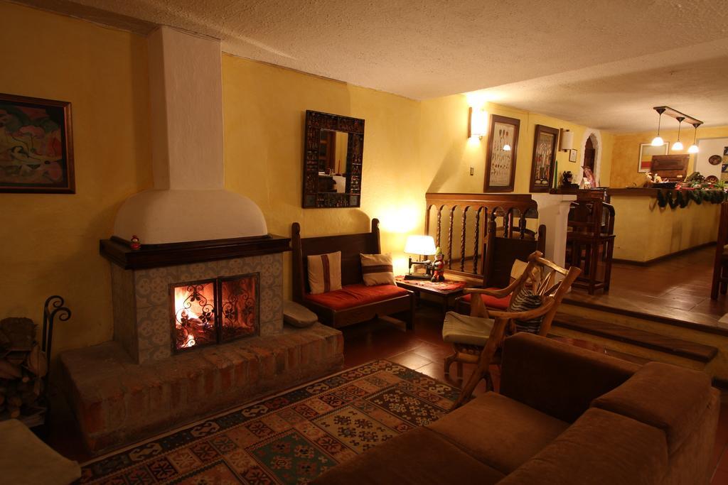 Las Palmeras Inn