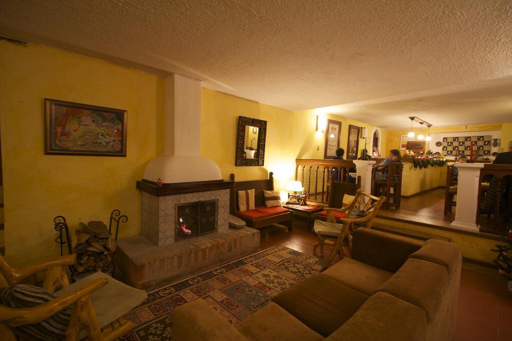 Las Palmeras Inn