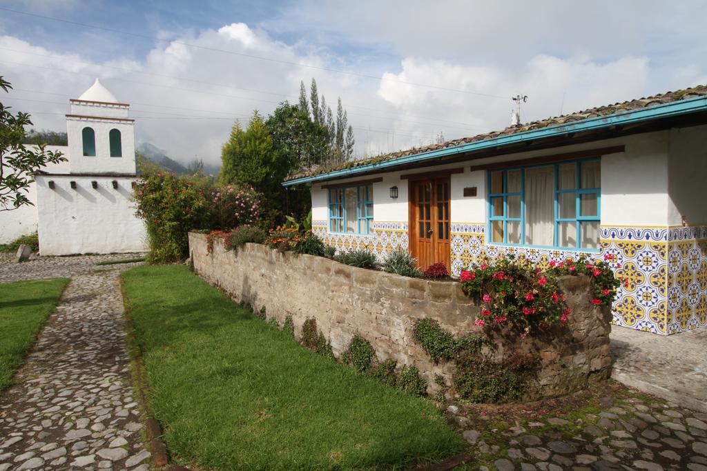Las Palmeras Inn