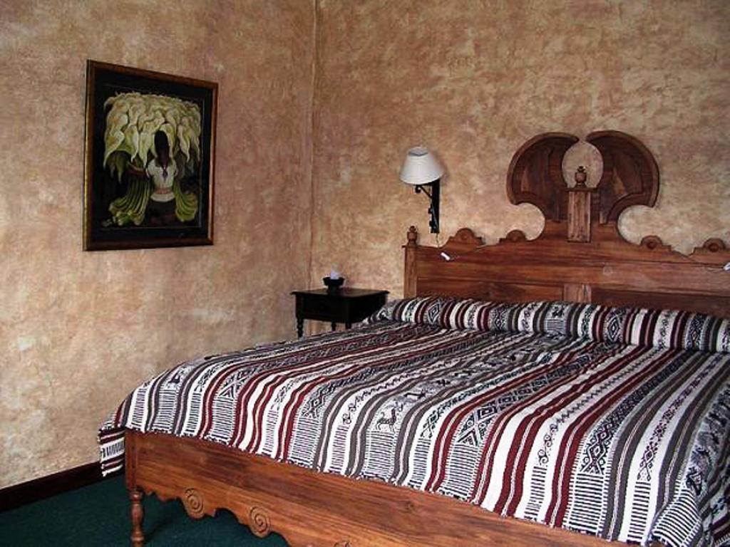 Las Palmeras Inn