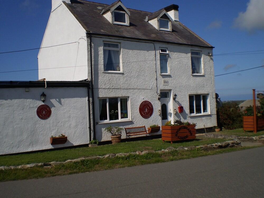 The Sportsmans Lodge