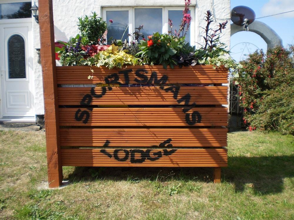 The Sportsmans Lodge