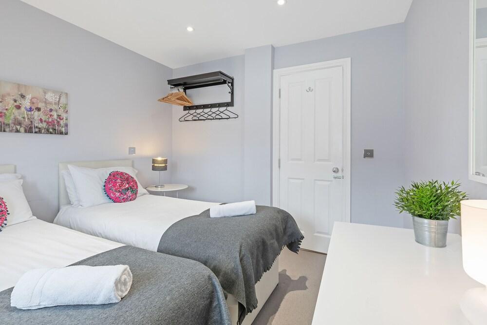 Brighton Getaways - Park View House