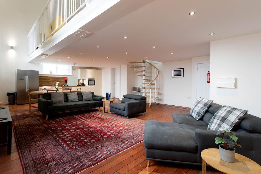 Charter House School Serviced Apartments