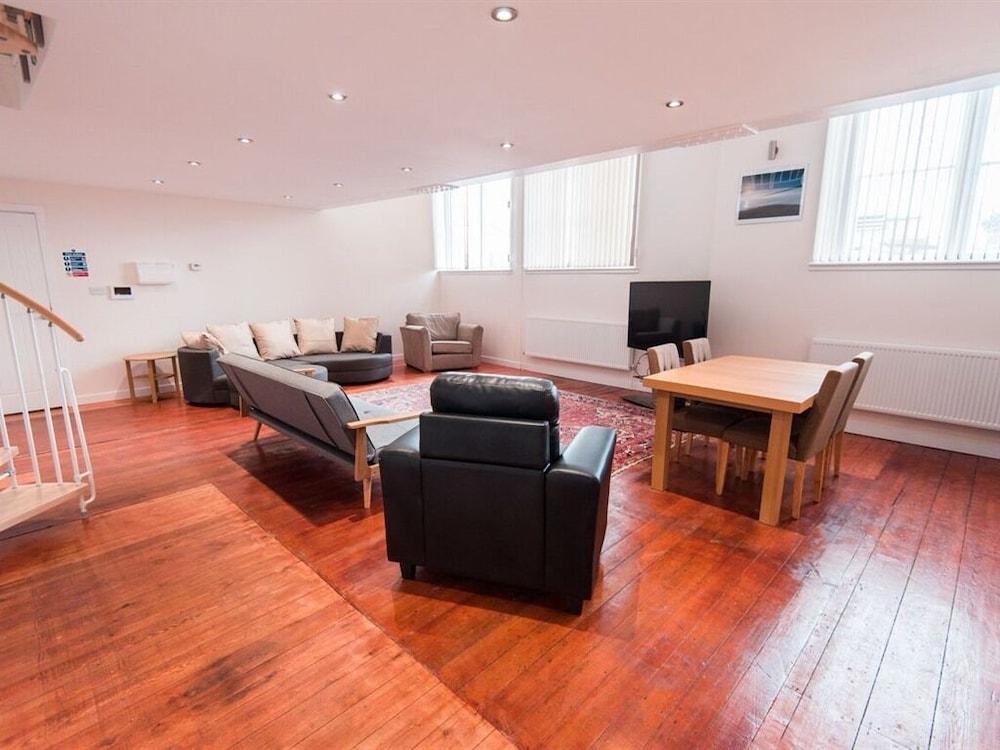Charter House School Serviced Apartments