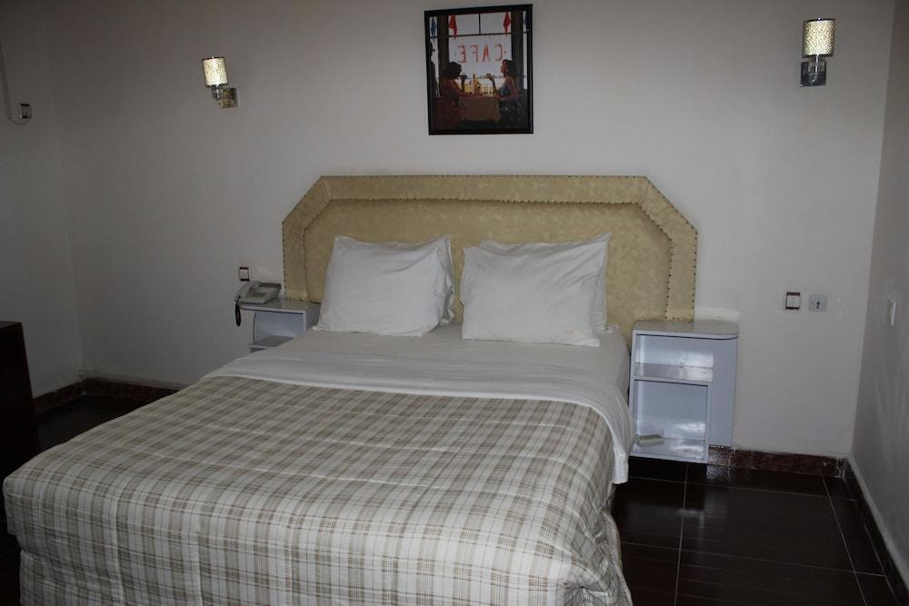 Zambezi Inn Hotel
