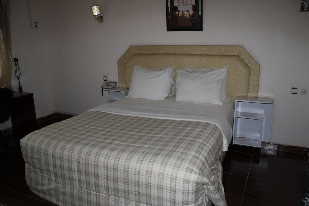 Zambezi Inn Hotel