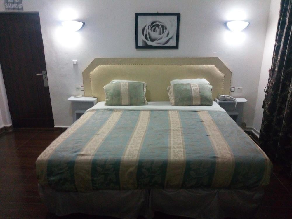 Zambezi Inn Hotel