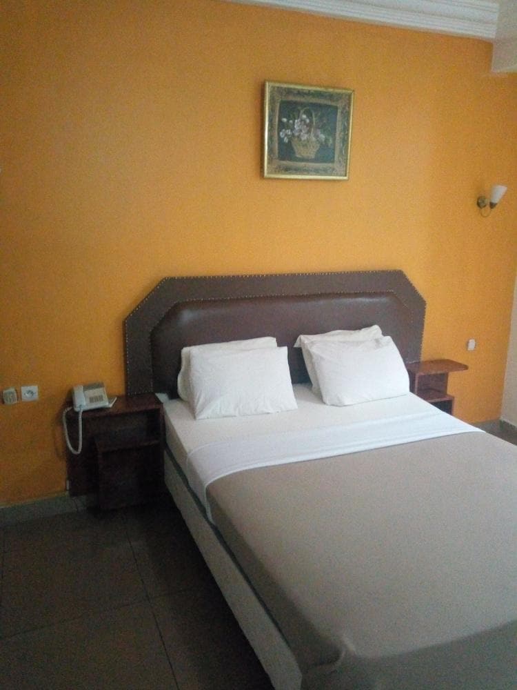 Zambezi Inn Hotel